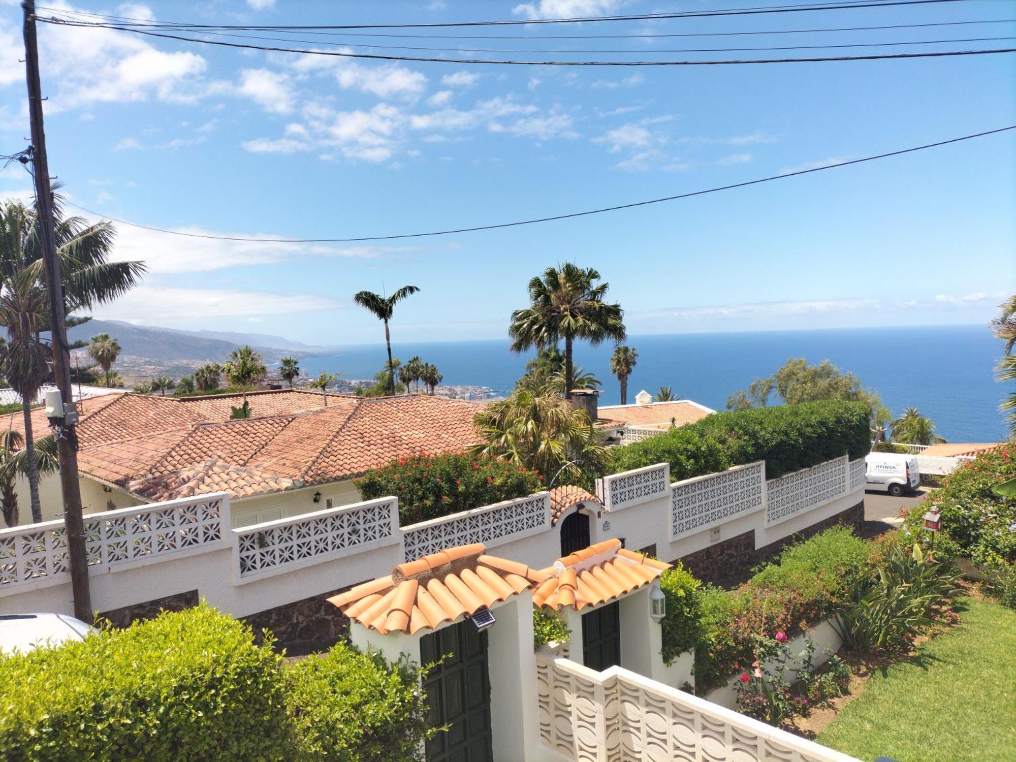 Ma Petite Illusion,sunset,ocean View Apartment